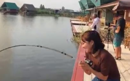 小姐姐看钓鱼,小姐姐的钓鱼日记